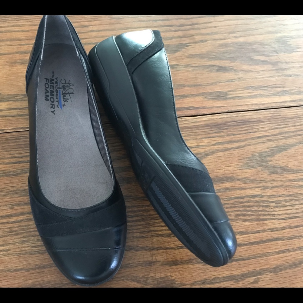 Life Stride — Memory Foam Black Flat Shoes